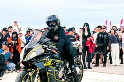 Sôi động không khí Castrol Superbike Fest 2026 tại Quảng trường 2 tháng 4