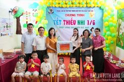 Lãnh đạo UBND tỉnh thăm, tặng quà trẻ em tại Trung tâm Hỗ trợ phát triển giáo dục hòa nhập Ánh Sao