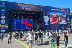Chung kết C1 'nóng rực' tại Budapest: Arsenal thách thức nhà vua PSG, thủ đô Hungary vào 'trạng thái đặc biệt'