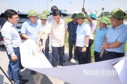 Đoàn công tác của Bộ Xây dựng kiểm tra hướng tuyến Dự án đường Vành đai 5, đoạn qua địa bàn tỉnh Ninh Bình