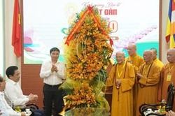 Phó Thủ tướng Chính phủ Nguyễn Văn Thắng thăm, chúc mừng Đại lễ Phật đản Phật lịch 2570