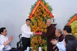 Phó Thủ tướng Nguyễn Văn Thắng thăm Trưởng lão Hòa thượng Thích Giác Quang và Ban Trị sự GHPGVN TP.Huế