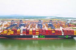 Cảng SSIT đón chuyến tàu đầu tiên của tuyến dịch vụ đi bờ Đông nước Mỹ