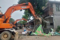 Phú Thọ cưỡng chế 4 trường hợp vi phạm hành lang giao thông tại xã Tam Dương