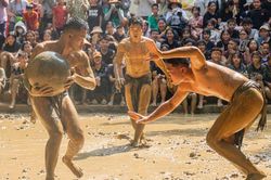 Bắc Ninh: Về với hội Vật Cầu nước làng Vân - nguyên vẹn hồn quê Kinh Bắc