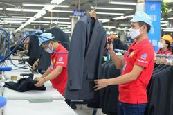 Hai lãnh đạo May 10 xin từ nhiệm trước thềm đại hội cổ đông