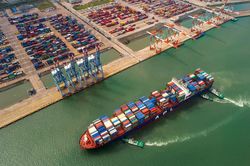 Điểm nghẽn logistics thuần Việt: Giữa những 'ốc đảo' dữ liệu số và rào cản thủ tục