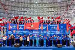 Thanh niên tham gia hỗ trợ giải quyết 5 điểm nghẽn của Thủ đô