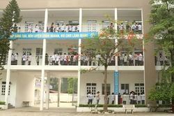 Sáng nay (29/5), thí sinh Hà Nội làm thủ tục dự thi vào lớp 10