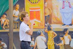 Bỏ lại 'bộn bề', Jun Phạm tìm về khoảng lặng đậm chất văn hóa giữa lòng Singapore
