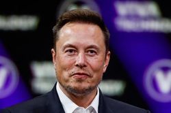 SpaceX lỗ hàng tỷ USD nhưng Elon Musk ngày càng giàu: Bí mật nằm ở AI và niềm tin của Phố Wall