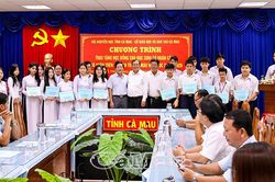 &ETH;ẩy mạnh phong tr&agrave;o khuyến học