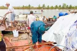 Xã U Minh: 5 căn nhà bị sập, tốc mái do lốc xoáy