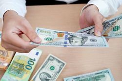 Tỷ gi&aacute; ngoại tệ ng&agrave;y 29/5: Ngoại tệ ch&acirc;u &Aacute; biến động nhẹ, USD v&agrave; bảng Anh neo cao