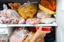 Tủ lạnh càng nhét đầy càng nhanh hỏng đồ? Nhiều gia đình đang dùng sai mà không biết