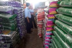 Đồng Th&aacute;p: Xử phạt hơn 240 triệu đồng đối với 18 cơ sở kinh doanh ph&acirc;n b&oacute;n vi phạm