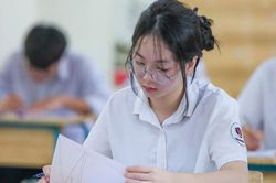 Sáng nay (29/5), gần 125.000 thí sinh Hà Nội làm thủ tục thi vào lớp 10 THPT công lập