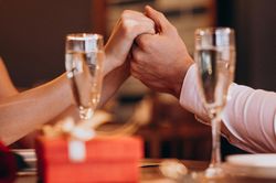 Đòi bạn gái hoàn tiền hẹn hò vì ăn quá khỏe, thanh niên bị mỉa mai 'không nên lấy vợ'