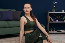 9 tư thế yoga gi&uacute;p thải độc v&agrave; thanh lọc cơ thể