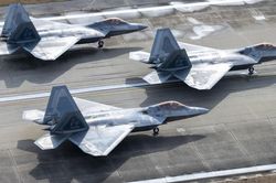 Mỹ dàn phi đội F-22 lớn nhất ở Bắc Cực để đối phó Nga