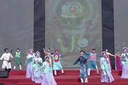 Tiết mục 'Xẩm vì Thủ đô bình yên' của cán bộ, chiến sỹ Công an thành phố Hà Nội