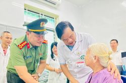 Đưa y tế chất lượng cao về với người dân thuộc diện chính sách, đồng bào dân tộc thiểu số