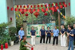Nâng cao kỹ năng phòng cháy, cứu nạn, cứu hộ cho cán bộ, giáo viên Trường Mầm non Quỳnh Mai