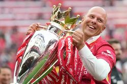 Liverpool sa thải HLV Arne Slot