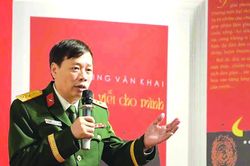 Phùng Văn Khai: Thơ như một cách tự chữa lành