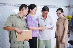 Từ 1-7, trưởng thôn và nhóm hoạt động không chuyên trách được khoán quỹ phụ cấp hơn 20 triệu đồng/tháng