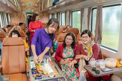 Thí điểm đặt đặc sản vùng miền trên tàu, tự động xếp chỗ khi mua vé