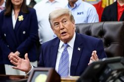 Ông Trump tung điều kiện hòa bình, Iran tố 'nhào trộn thật giả'