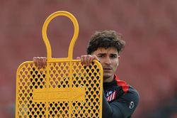 Sốc với số tiền Atletico đòi Barca vụ Alvarez