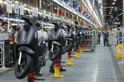 Honda - VinFast đối đầu trên thị trường xe máy Việt