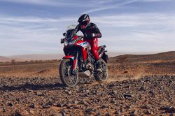 Honda Africa Twin ra mắt thế hệ mới - thay áo, giá từ 541 triệu đồng