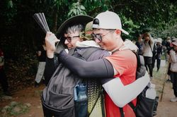 Nhân sự TP.HCM khóc cùng đồng nghiệp Hà Nội ở team building
