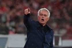 Về Real, Mourinho lập tức ra 'yêu sách' chuyển nhượng