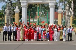Áo dài 'kể chuyện' văn hóa Việt tại cố đô Siem Reap