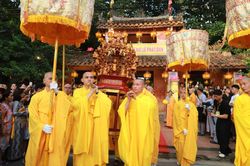 Trang nghiêm lễ rước Phật ở Cố đô Huế