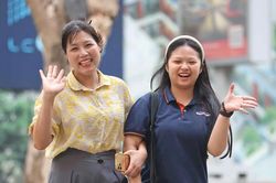 Thí sinh bước vào môn thi đầu tiên Kỳ thi tuyển sinh lớp 10 công lập Hà Nội