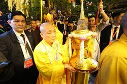 Lễ cung rước Xá lợi Phật mừng Đại lễ Phật đản ở Hà Nội