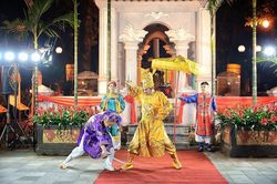 Đêm diễn tái hiện huyền tích 'Vua Lê trả gươm báu' bên hồ Hoàn Kiếm