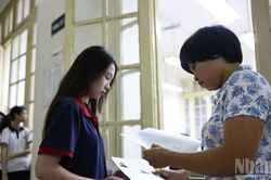 Sáng nay, thí sinh Hà Nội làm bài thi Ngữ văn, chính thức bước vào kỳ thi lớp 10