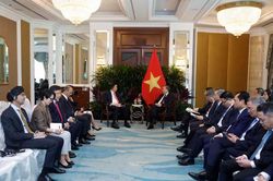 Tổng Bí thư, Chủ tịch nước Tô Lâm tiếp lãnh đạo các doanh nghiệp và tổ chức tài chính lớn của Singapore