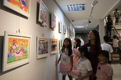 Triển lãm Mỹ thuật thiếu nhi 'Màu yêu thương 03'