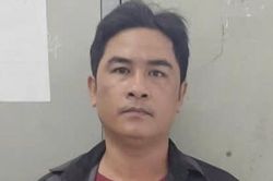 Bắt đối tượng đập vỡ kính chắn gió ô tô