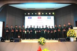 Sĩ quan trẻ quân đội Việt Nam - Lào - Campuchia giao lưu Thắm tình hữu nghị - Vững bước tương lai