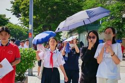 Thí sinh Hà Nội hoàn thành hai môn thi vào lớp 10