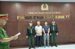 TPHCM: Bắt 2 chủ cơ sở sản xuất, buôn bán thuốc đông dược cấm lưu hành