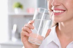 4 nguyên tắc bù nước đúng cách trong tiết trời nóng bức